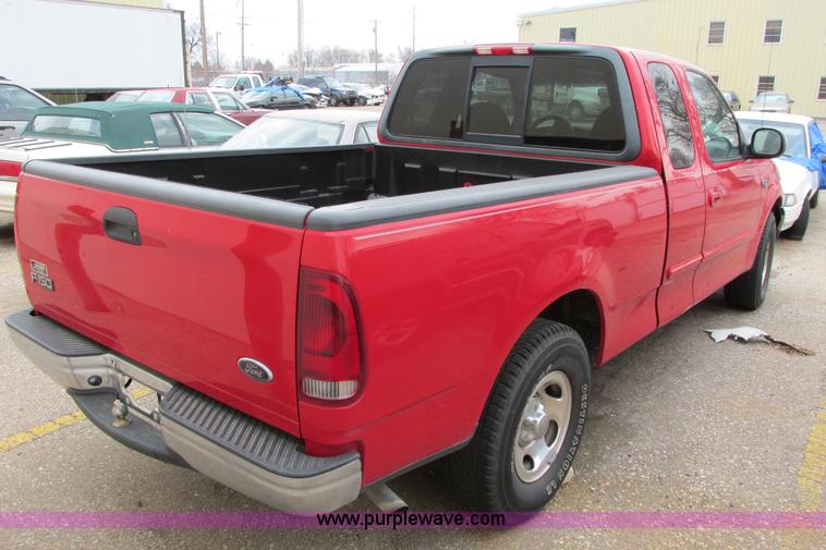 image for item F8597 2000 Ford F150 XLT SuperCab pickup truck
