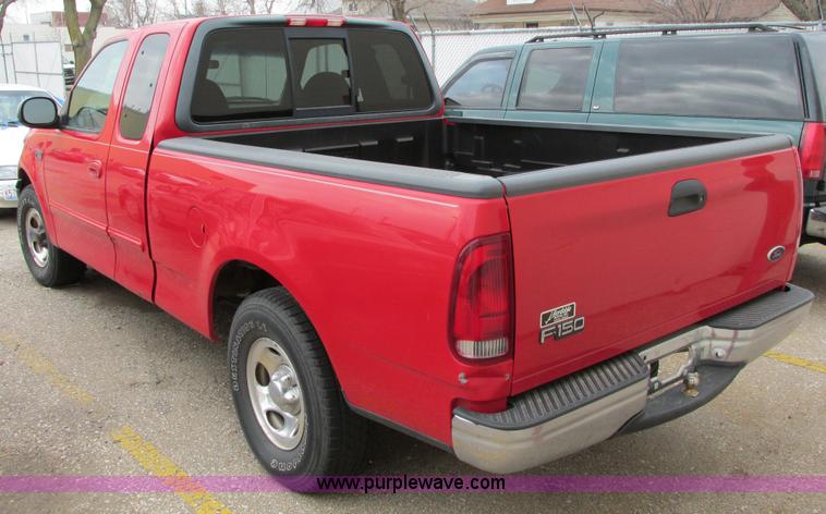 image for item F8597 2000 Ford F150 XLT SuperCab pickup truck