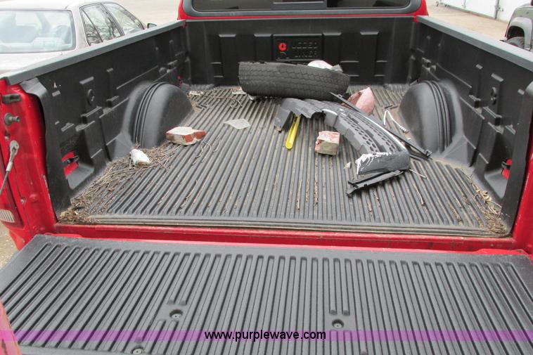 image for item F8597 2000 Ford F150 XLT SuperCab pickup truck