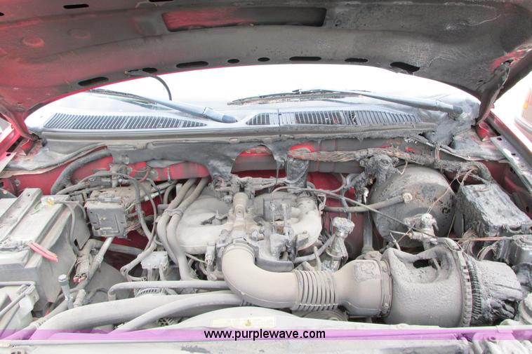 image for item F8597 2000 Ford F150 XLT SuperCab pickup truck