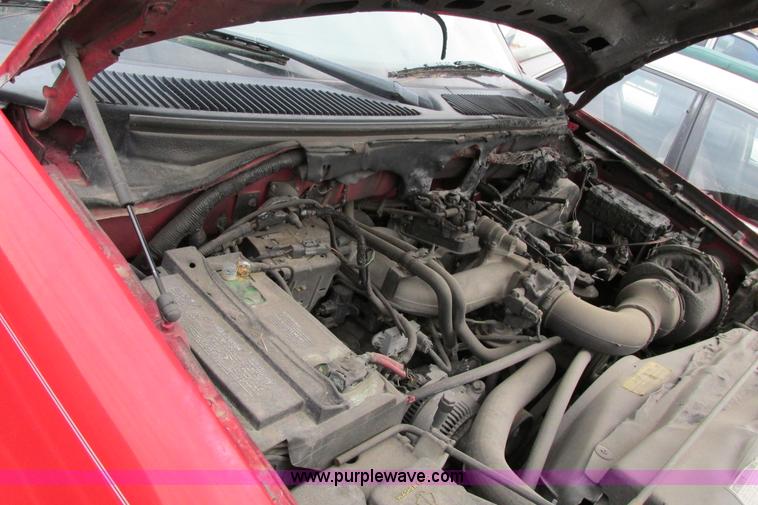 image for item F8597 2000 Ford F150 XLT SuperCab pickup truck