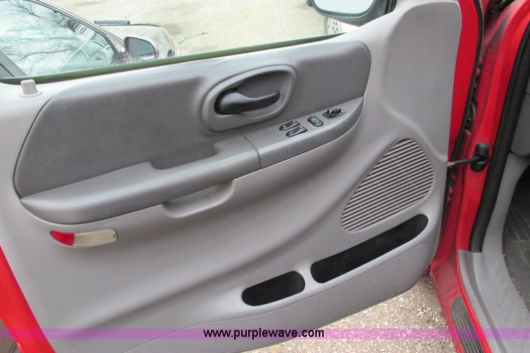 image for item F8597 2000 Ford F150 XLT SuperCab pickup truck