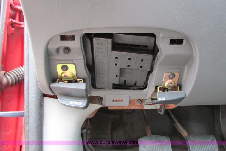 image for item F8597 2000 Ford F150 XLT SuperCab pickup truck