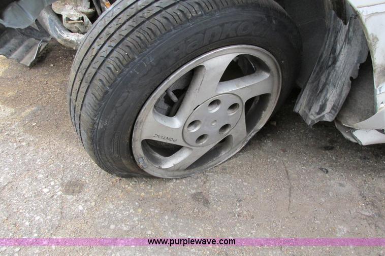 image for item F8602 1999 Pontiac Grand AM SE