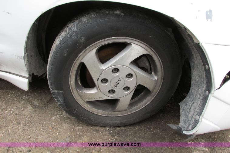 image for item F8602 1999 Pontiac Grand AM SE