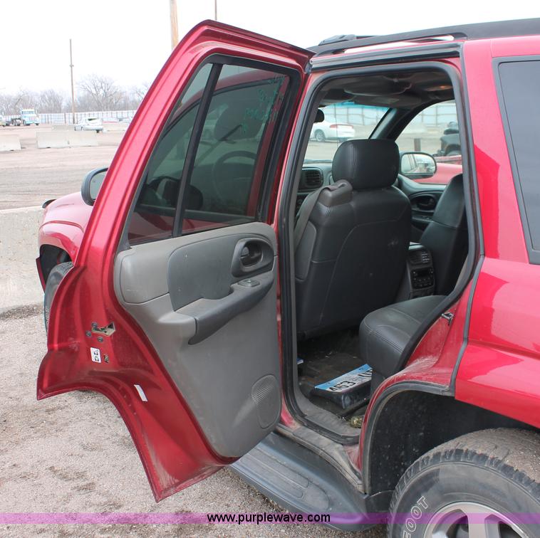 image for item W9440 2003 Chevrolet Trailblazer LS