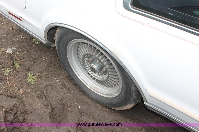 image for item W9441 1988 Lincoln Mark VII LSC