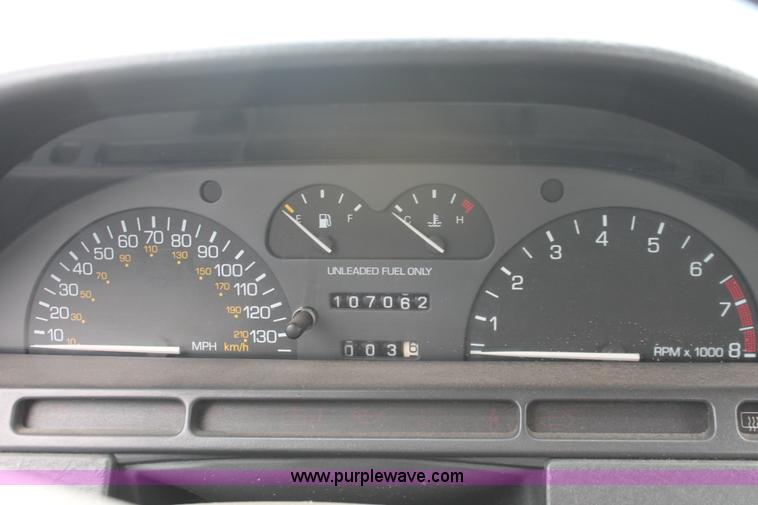 image for item W9445 1994 Saturn SL SL2