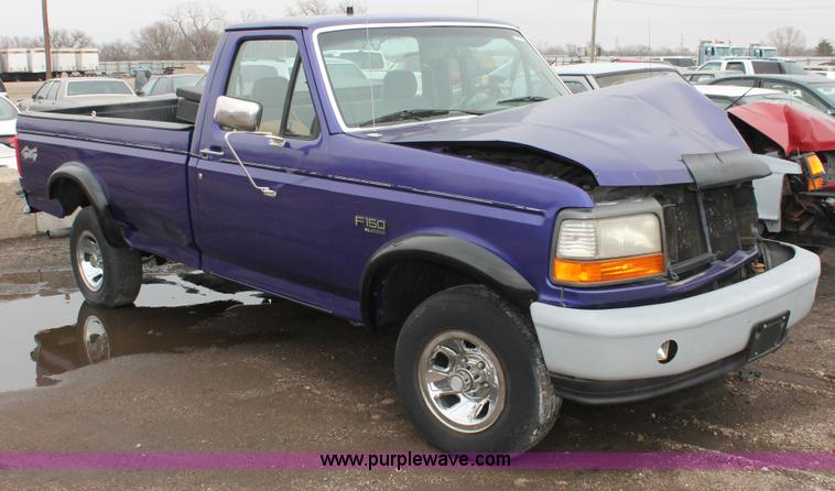 image for item W9449 1995 Ford F150 XL pickup truck