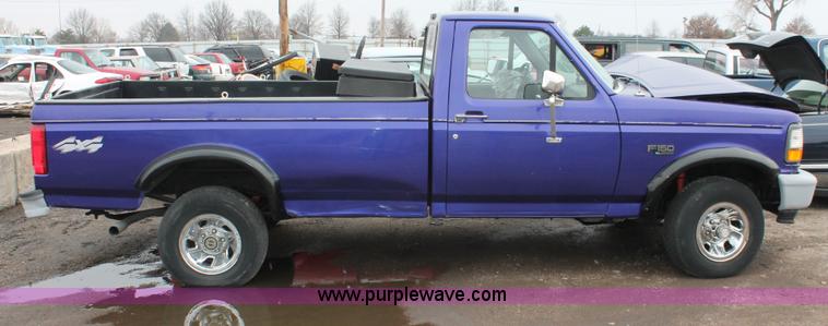 image for item W9449 1995 Ford F150 XL pickup truck