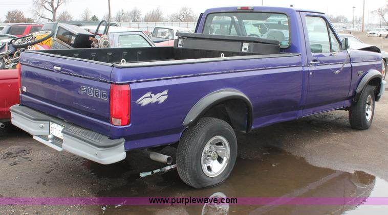 image for item W9449 1995 Ford F150 XL pickup truck