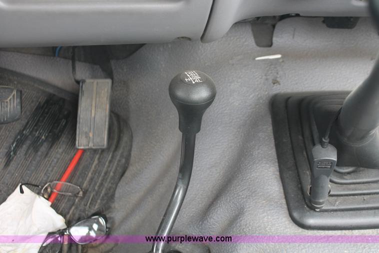 image for item W9449 1995 Ford F150 XL pickup truck