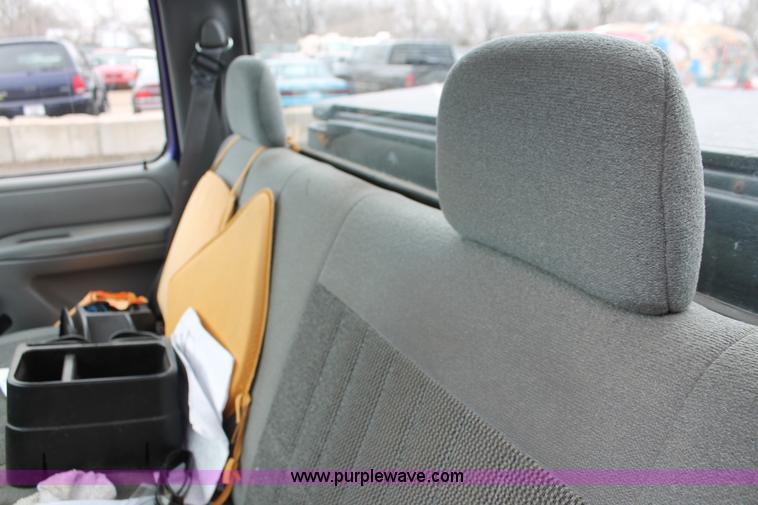 image for item W9449 1995 Ford F150 XL pickup truck