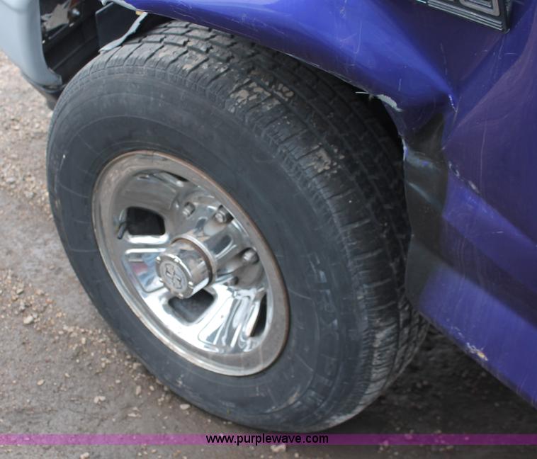 image for item W9449 1995 Ford F150 XL pickup truck