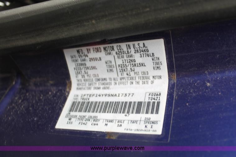 image for item W9449 1995 Ford F150 XL pickup truck