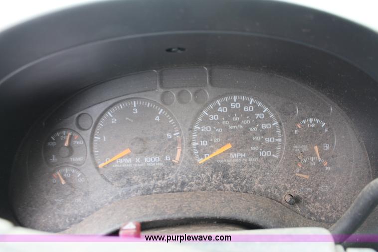 image for item W9453 1999 Chevrolet Blazer SUV