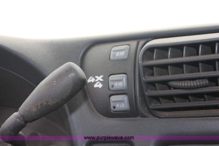 image for item W9453 1999 Chevrolet Blazer SUV