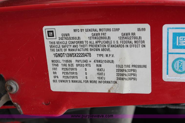 image for item W9453 1999 Chevrolet Blazer SUV