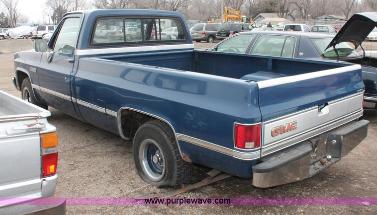 image for item W9456 1987 GMC Sierra 1500 pickup truck