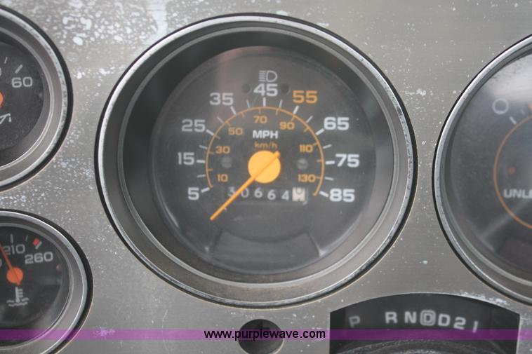 image for item W9456 1987 GMC Sierra 1500 pickup truck