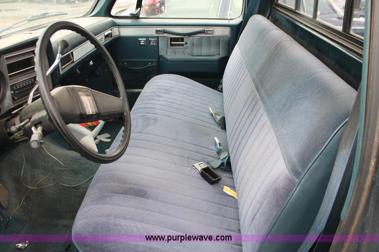 image for item W9456 1987 GMC Sierra 1500 pickup truck