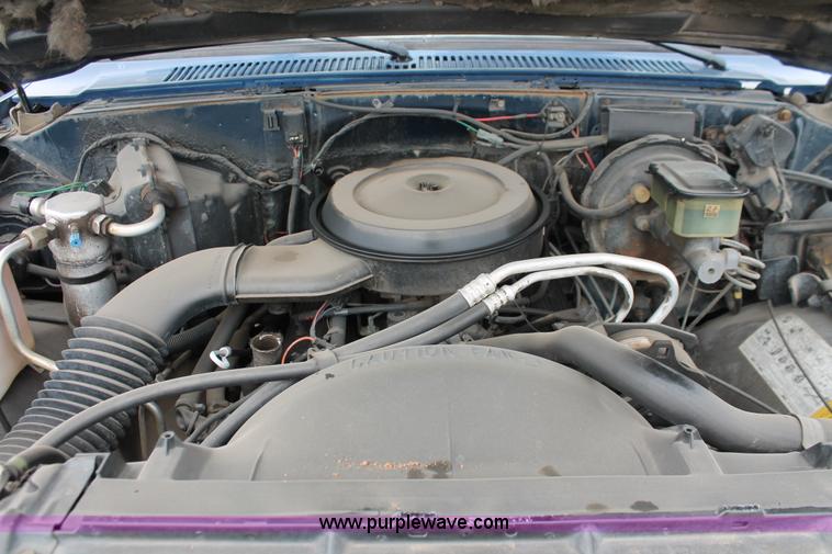 image for item W9456 1987 GMC Sierra 1500 pickup truck