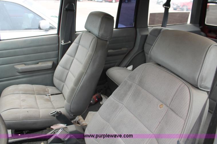 image for item W9460 1992 Jeep Cherokee