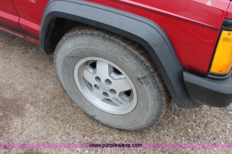 image for item W9460 1992 Jeep Cherokee