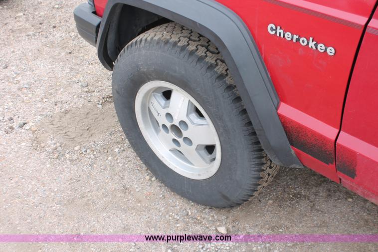image for item W9460 1992 Jeep Cherokee