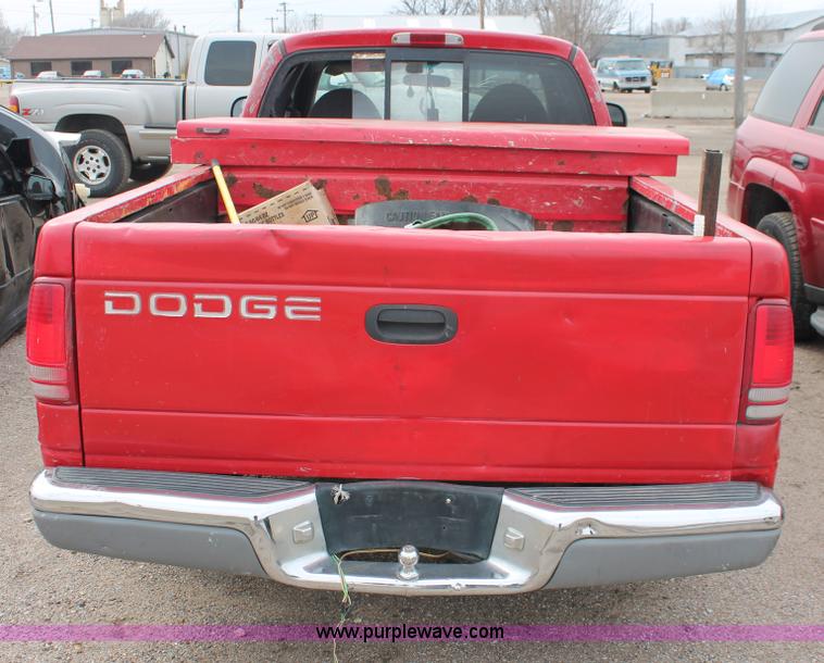 image for item W9461 1997 Dodge Dakota Club Cab pickup truck