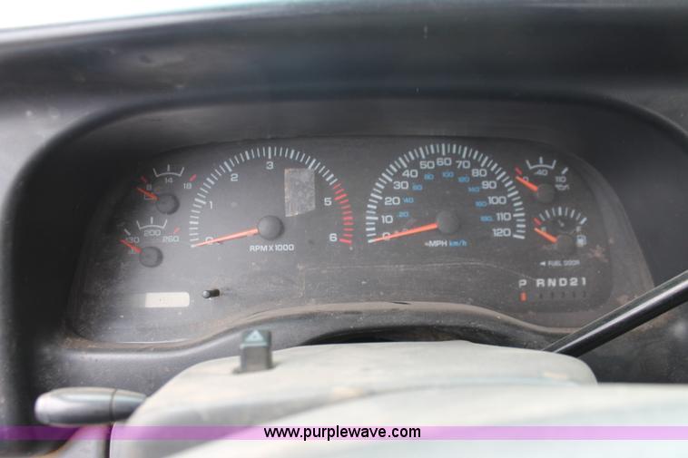 image for item W9461 1997 Dodge Dakota Club Cab pickup truck