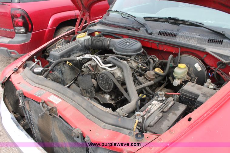 image for item W9461 1997 Dodge Dakota Club Cab pickup truck