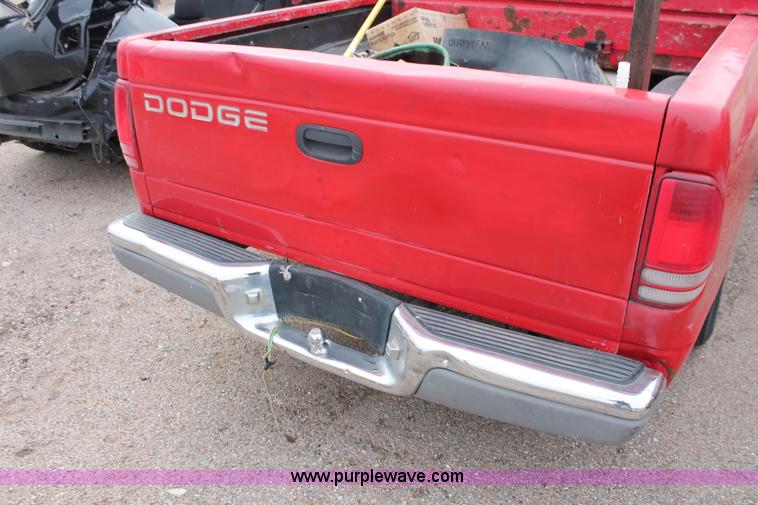 image for item W9461 1997 Dodge Dakota Club Cab pickup truck