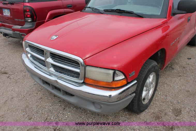 image for item W9461 1997 Dodge Dakota Club Cab pickup truck