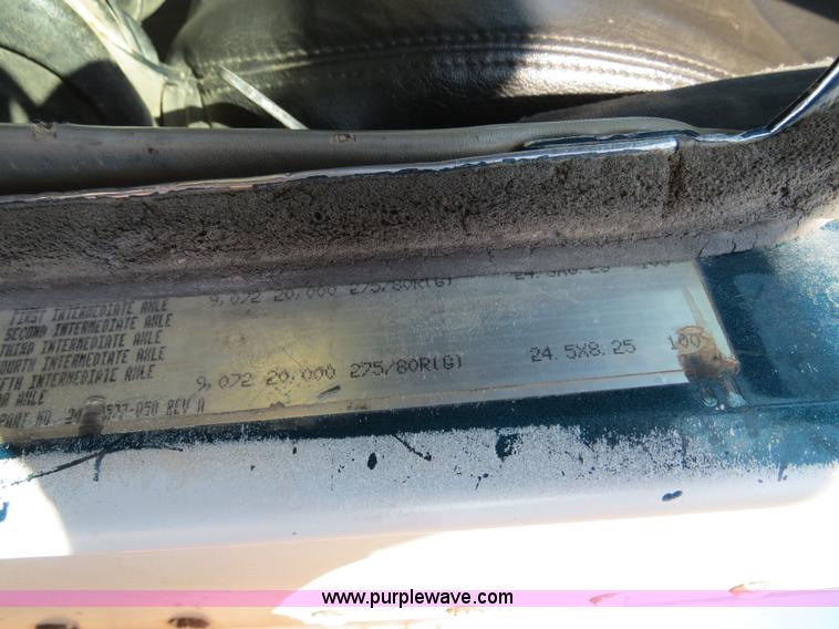 image for item B4653 1996 Freightliner FLD120 semi truck