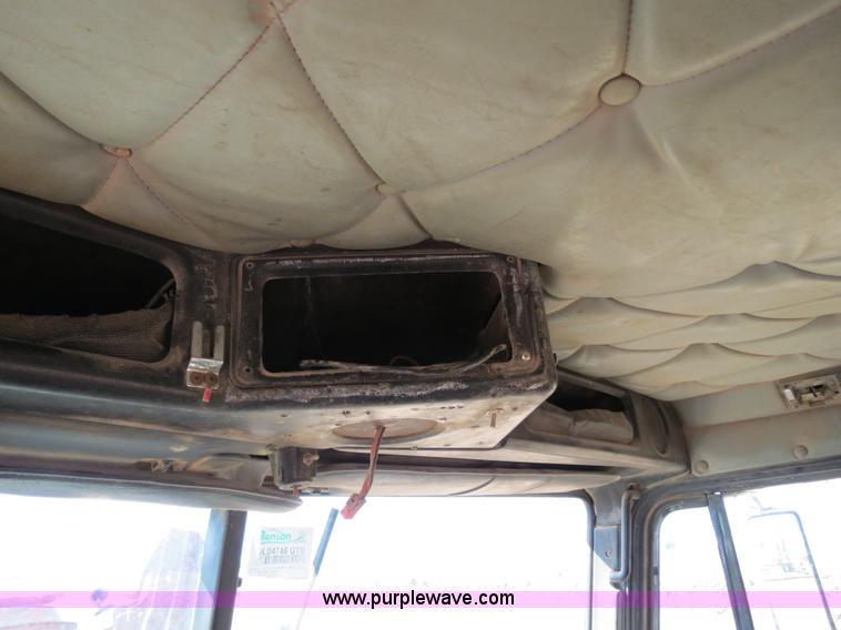 image for item B4653 1996 Freightliner FLD120 semi truck