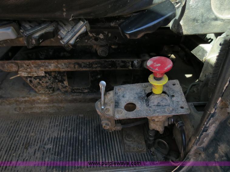 image for item B4653 1996 Freightliner FLD120 semi truck