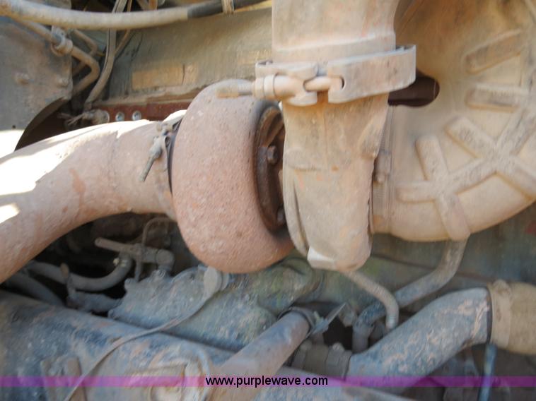 image for item B4653 1996 Freightliner FLD120 semi truck