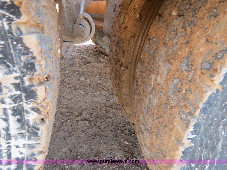 image for item B4653 1996 Freightliner FLD120 semi truck