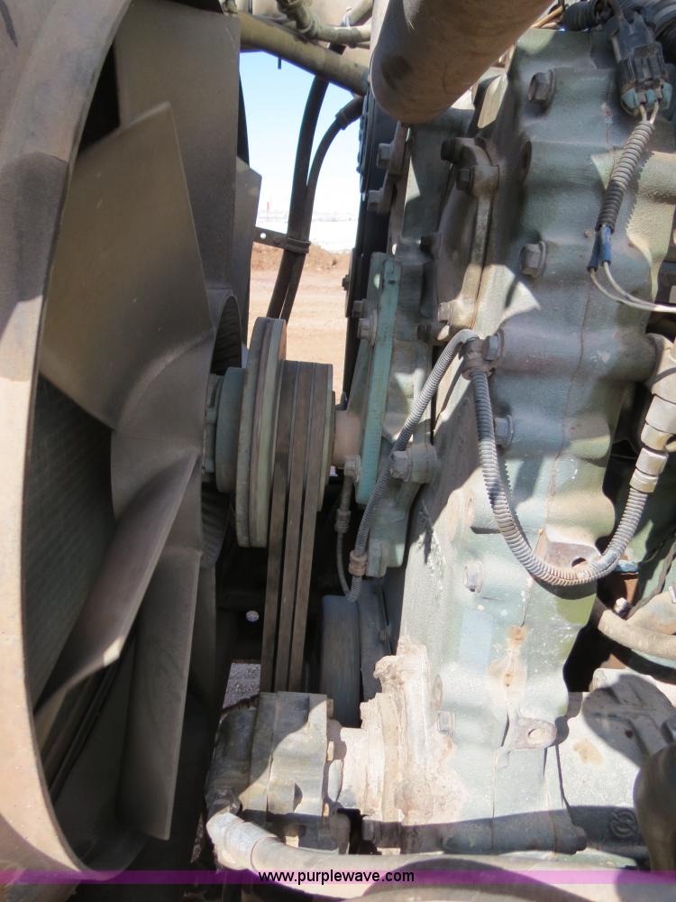 image for item B4654 1995 Freightliner FLD120 semi truck