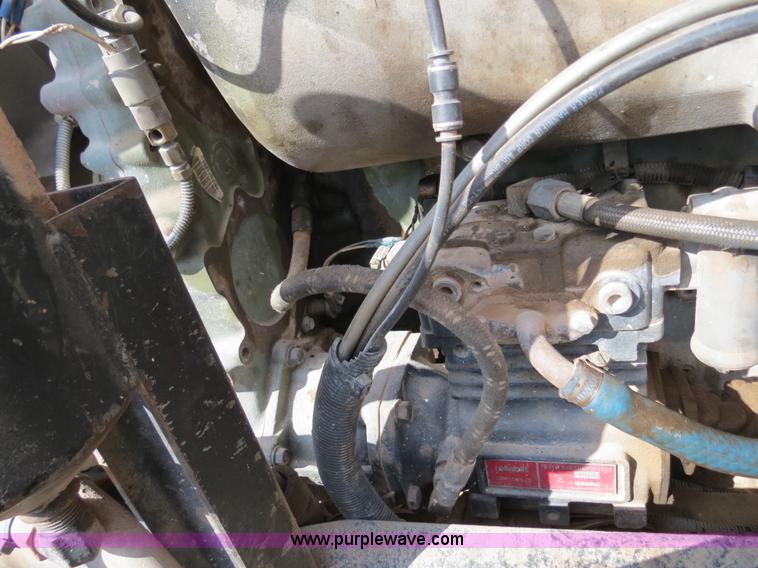 image for item B4654 1995 Freightliner FLD120 semi truck