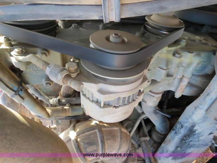 image for item B4654 1995 Freightliner FLD120 semi truck