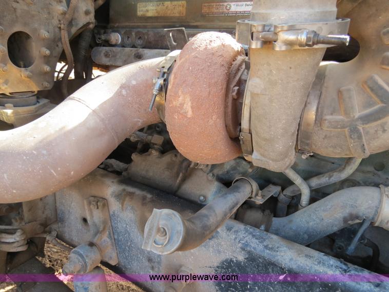 image for item B4654 1995 Freightliner FLD120 semi truck