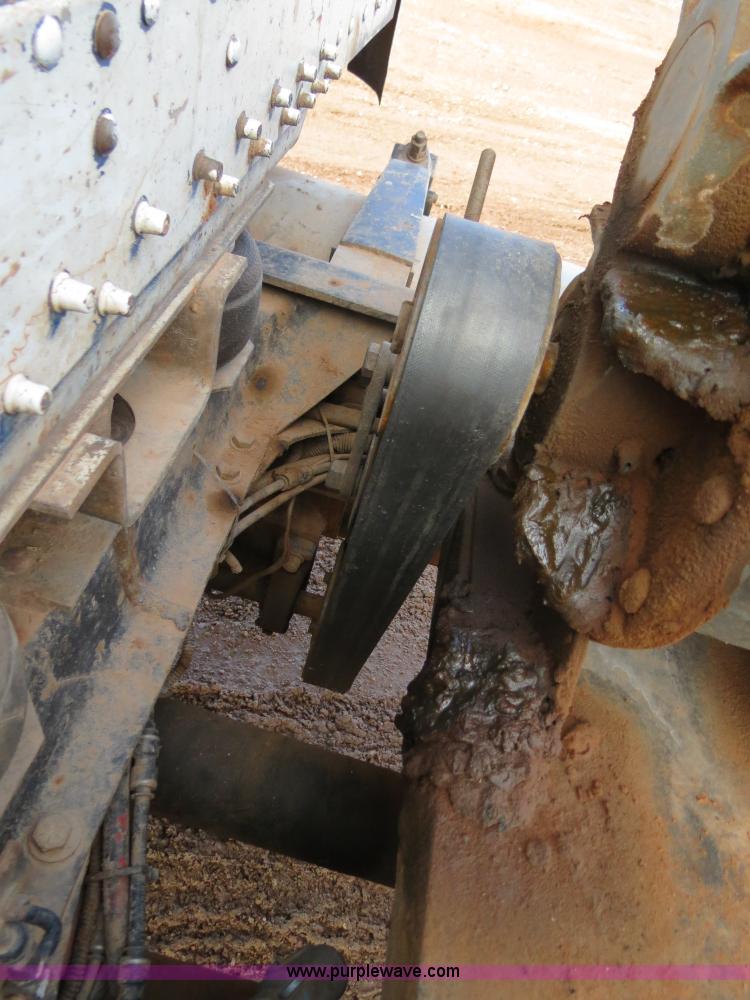 image for item B4654 1995 Freightliner FLD120 semi truck