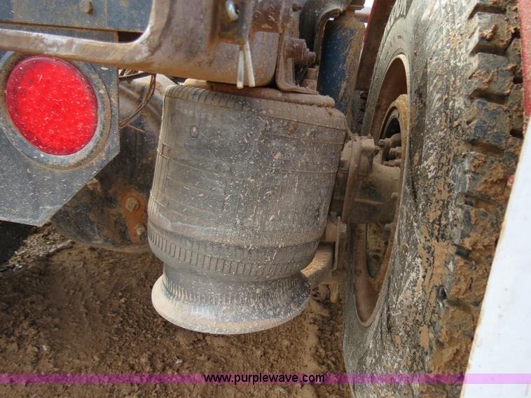 image for item B4654 1995 Freightliner FLD120 semi truck