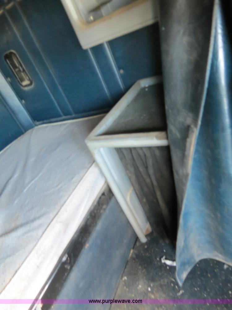 image for item B4655 1995 Freightliner FLD120 semi truck