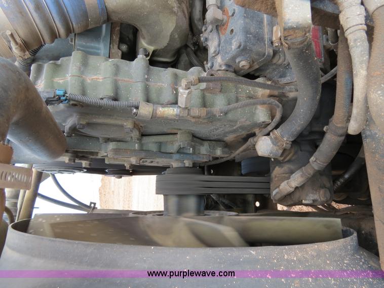 image for item B4655 1995 Freightliner FLD120 semi truck