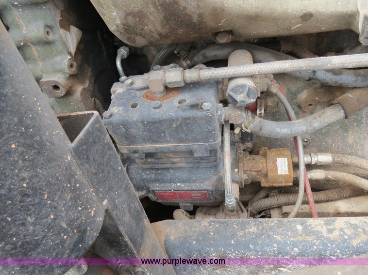 image for item B4655 1995 Freightliner FLD120 semi truck