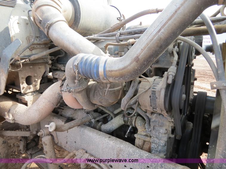 image for item B4655 1995 Freightliner FLD120 semi truck