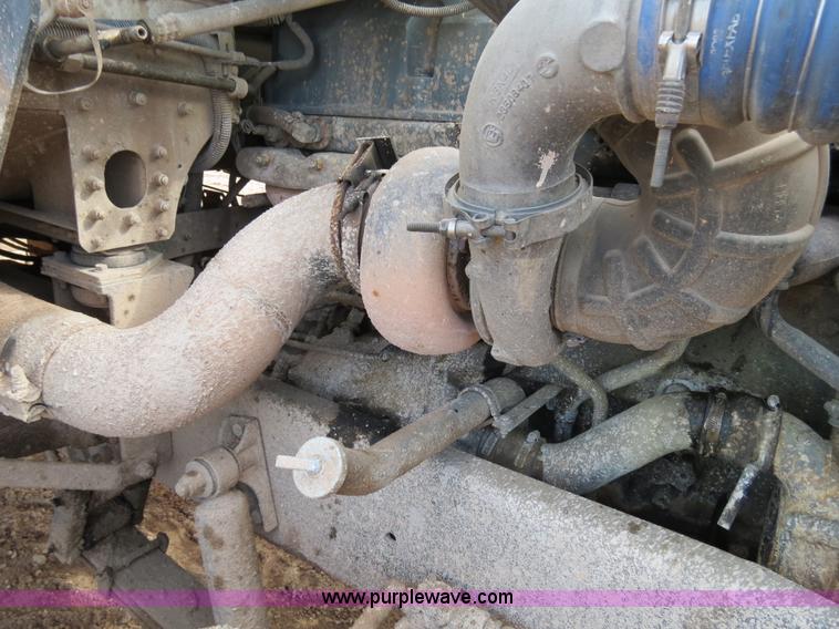 image for item B4655 1995 Freightliner FLD120 semi truck